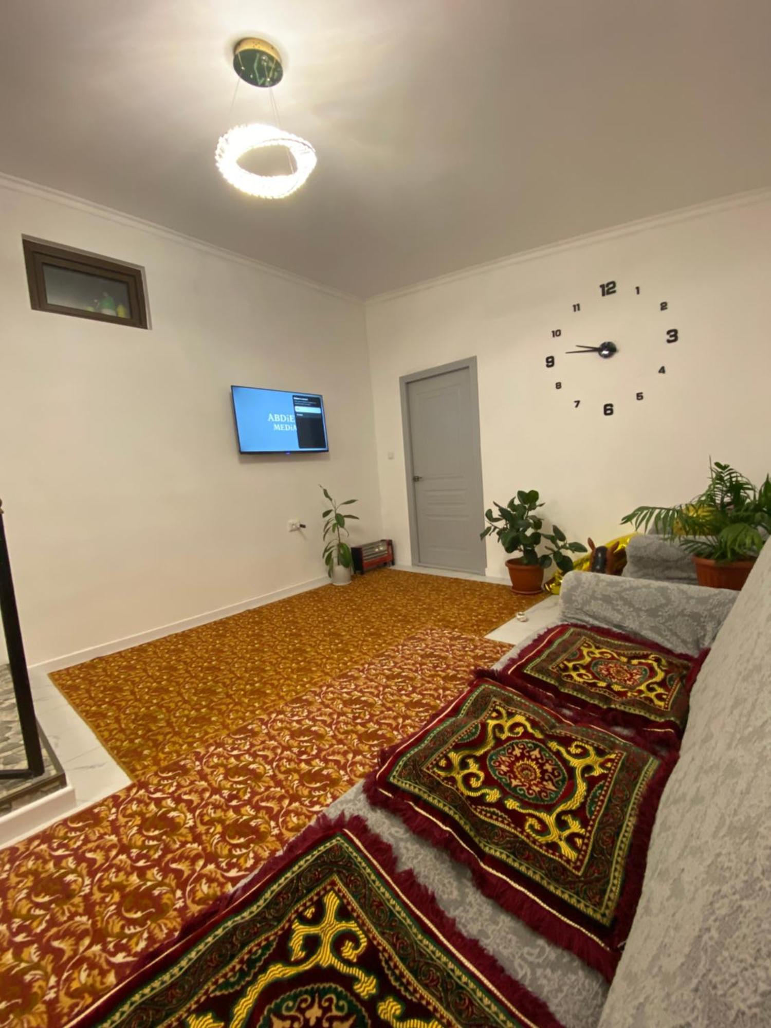 Guest House Glover Karakol Exterior foto